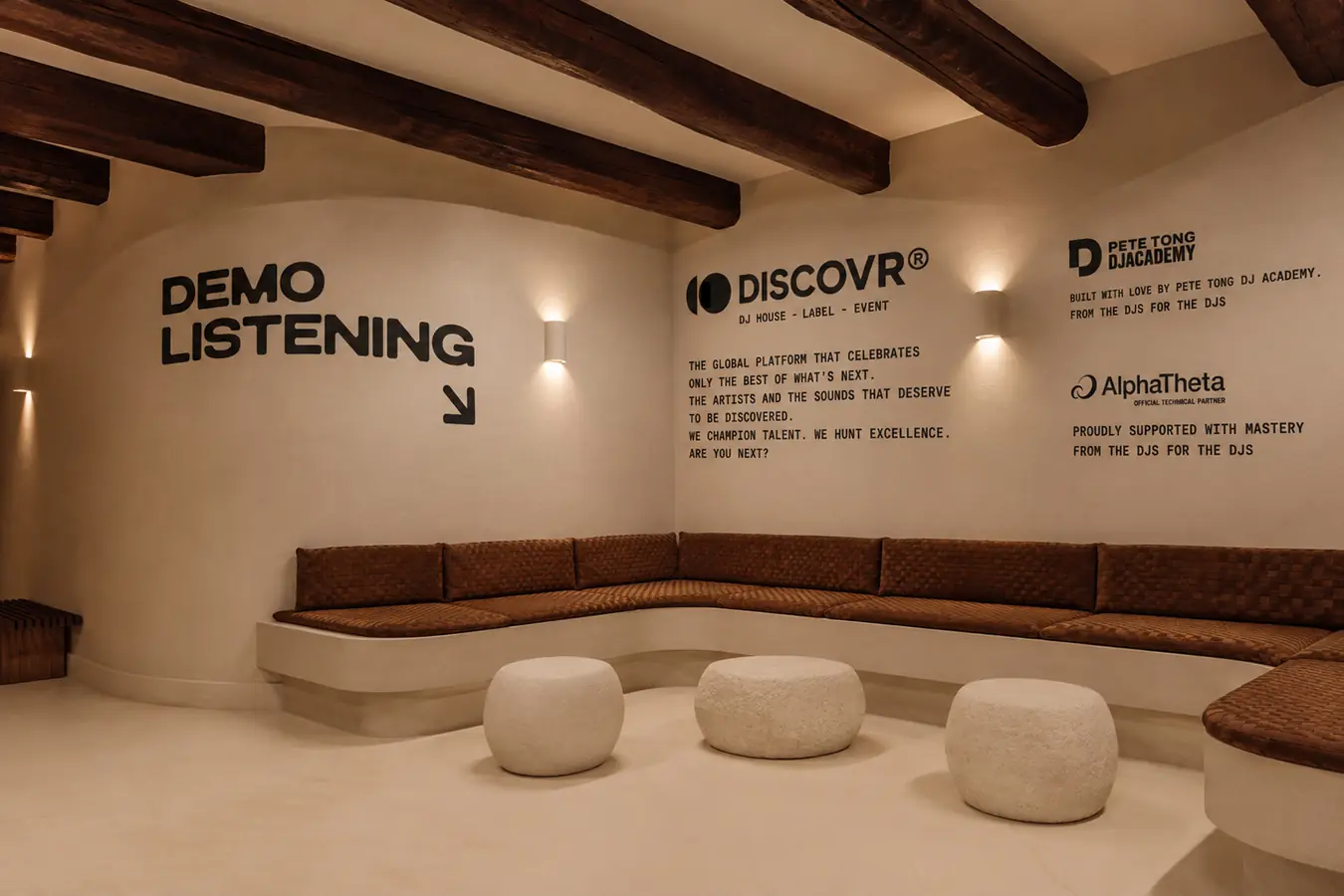 Discovr DJ House